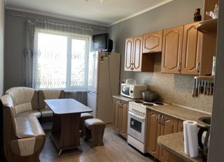 Продается 3-комнатная квартира, 82.1 м2, Хабаровский край, улица Горького, 60Б