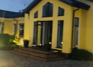 Продаю дом, 280 м2, село Нижнее Санчелеево, Центральная улица