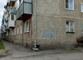 Двухкомнатная квартира на продажу, 45 м2, Белово, Октябрьская улица, 37