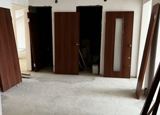 Продам 5-ком. квартиру, 148 м2, Ингушетия, улица Кайсына Кулиева, 5