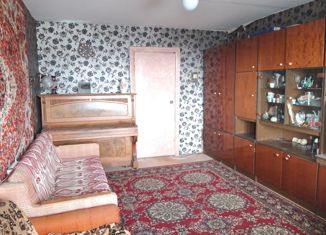 Продается трехкомнатная квартира, 64 м2, рабочий поселок Приволжский, улица Гагарина, 63
