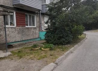 Продается 2-ком. квартира, 43 м2, Хабаровский край, Октябрьский проспект, 12