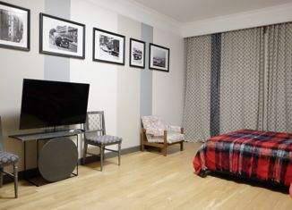 Продаю двухкомнатную квартиру, 100 м2, Санкт-Петербург, Гагаринская улица, 6/1, метро Площадь Ленина