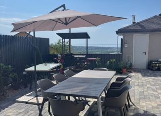 Продаю дом, 180 м2, село Весёлое, улица имени Героя Советского Союза Е.К. Гараняна, 26/4А