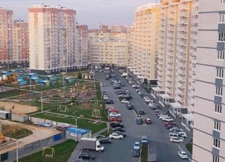 Продается трехкомнатная квартира, 80 м2, Новочебоксарск, улица 10-й Пятилетки, 82