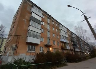 Продажа 3-ком. квартиры, 52.5 м2, Лысьва, улица Репина, 35