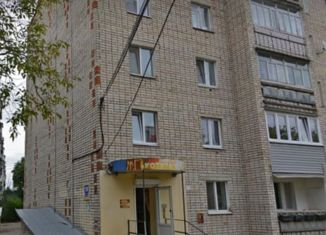 Сдается в аренду 3-комнатная квартира, 60 м2, Калуга, улица Баррикад, 139