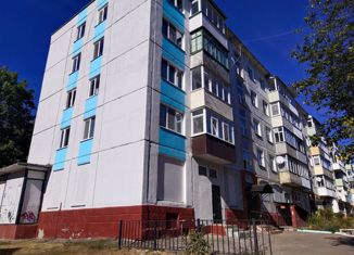 Продам 4-комнатную квартиру, 58 м2, Людиново, улица Маяковского, 7