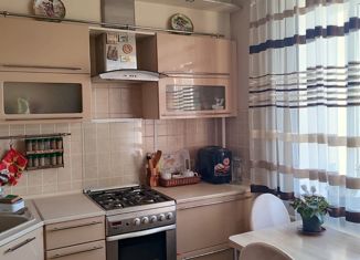 Продажа 2-ком. квартиры, 58 м2, Азов, улица Кирова, 78