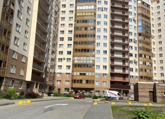 Продаю 3-ком. квартиру, 102 м2, Санкт-Петербург, улица Оптиков, 38к1, улица Оптиков