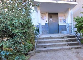 Сдаю однокомнатную квартиру, 31 м2, Севастополь, улица Репина, 14