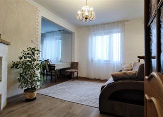 Продам четырехкомнатную квартиру, 83.5 м2, Челябинск, улица Братьев Кашириных, 93, Калининский район