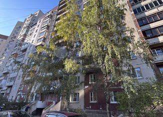 Продается двухкомнатная квартира, 52.4 м2, Санкт-Петербург, улица Бадаева, 11