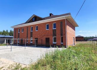 Продам таунхаус, 90 м2, деревня Сакулино (Черногубовское сельское поселение), улица Савицкой