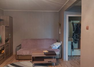 Продаю двухкомнатную квартиру, 43.7 м2, Большой Камень, улица Карла Маркса, 31