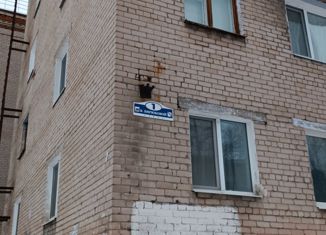 Продается однокомнатная квартира, 31.4 м2, Березники, улица Веры Бирюковой, 1