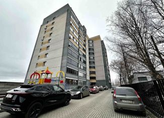 Продается двухкомнатная квартира, 43.2 м2, Кировская область, улица Молодой Гвардии, 102