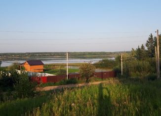 Участок на продажу, 15 сот., деревня Гарюшки, Набережная улица, 21А