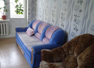 Сдаю 2-комнатную квартиру, 50 м2, посёлок Тепличный, Байконурская улица, 3
