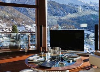 Продаю 2-комнатную квартиру, 75 м2, посёлок городского типа Красная Поляна, улица Турчинского, 10, ЖК Зимняя Сказка