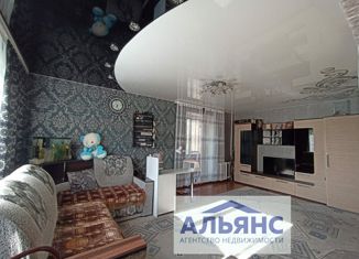 Продается 3-ком. квартира, 63.1 м2, посёлок городского типа Кавалерово, Кузнечная улица, 18