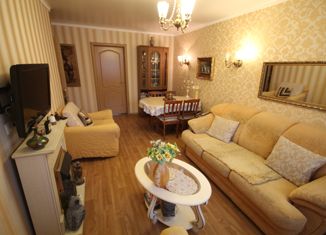 Трехкомнатная квартира на продажу, 60 м2, Нижний Новгород, улица Бонч-Бруевича, 1, улица Бонч-Бруевича