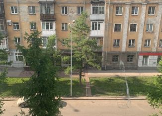 Продажа 2-ком. квартиры, 61.8 м2, Новокузнецк, улица Суворова, 4