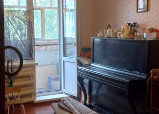 Продаю трехкомнатную квартиру, 64 м2, Маркс, проспект Строителей, 47