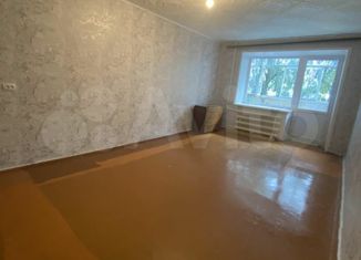 Продаю 1-ком. квартиру, 32.9 м2, Бугульма, улица Феликса Дзержинского, 1