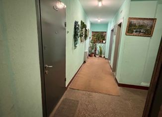 Продается трехкомнатная квартира, 77 м2, Москва, улица Адмирала Лазарева, 39, метро Бульвар Адмирала Ушакова