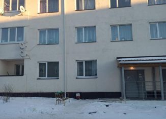 Двухкомнатная квартира на продажу, 54 м2, поселок городского типа Белоярский, улица Свободы, 46