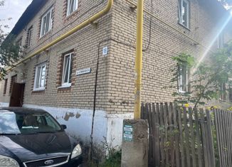 Продается двухкомнатная квартира, 37 м2, Нязепетровск, улица Карла Либкнехта, 18