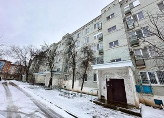 Продам 3-ком. квартиру, 67 м2, Элиста, 8-й микрорайон, 34, 8-й микрорайон