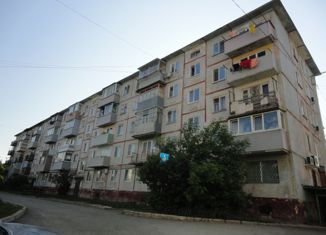 Продам 2-ком. квартиру, 42.1 м2, Большой Камень, улица Карла Маркса, 31