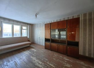 Продажа 2-комнатной квартиры, 43.6 м2, Сланцы, улица Гагарина, 11