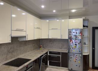 Продается 3-ком. квартира, 80 м2, деревня Образцово, улица Емлютина, 7