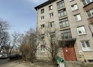 Продаю 3-комнатную квартиру, 57 м2, Санкт-Петербург, проспект Стачек, 124
