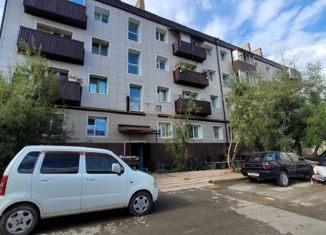 Продается трехкомнатная квартира, 55 м2, посёлок Жатай, Северная улица, 33