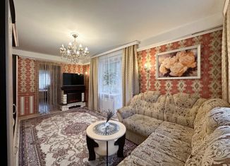 Продается 4-ком. квартира, 73.8 м2, Колпино, Раумская улица, 7