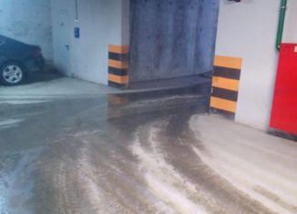 Сдам в аренду машиноместо, 18 м2, Екатеринбург, улица Чкалова, 231, улица Чкалова