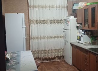 4-комнатная квартира на продажу, 80.7 м2, поселок Кавказский, улица 60 лет ВЛКСМ, 7