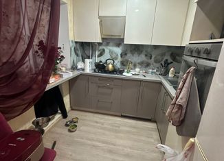 Продажа 2-комнатной квартиры, 42 м2, Великие Луки, улица Лизы Чайкиной, 16