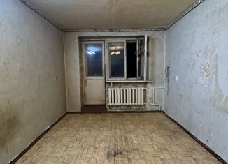 Продам 2-ком. квартиру, 44.7 м2, Устюжна, Интернациональная улица, 8