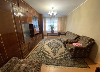 Трехкомнатная квартира на продажу, 65 м2, Новороссийск, улица Гайдара, 27