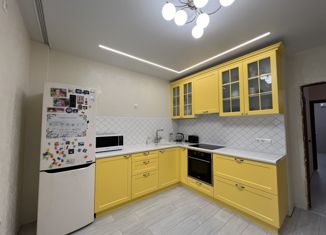 Продам двухкомнатную квартиру, 64 м2, Астраханская область, Балашовская улица, 13к1