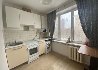 Продам 2-ком. квартиру, 44.4 м2, Москва, Молодогвардейская улица, 28к1, метро Молодёжная