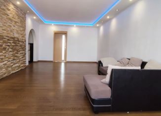 Продаю 2-ком. квартиру, 78 м2, Красногорск, улица Вилора Трифонова, 1