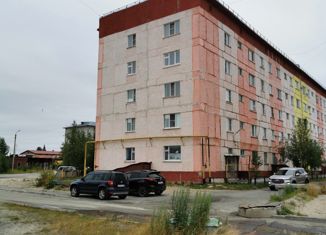 Четырехкомнатная квартира на продажу, 76.5 м2, поселок городского типа Пангоды, улица Ленина, 46