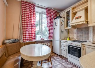 Продаю двухкомнатную квартиру, 55 м2, Москва, улица Ватутина, улица Ватутина