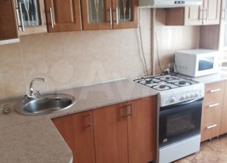 Продается 3-комнатная квартира, 56 м2, Клинцы, улица Мира, 46